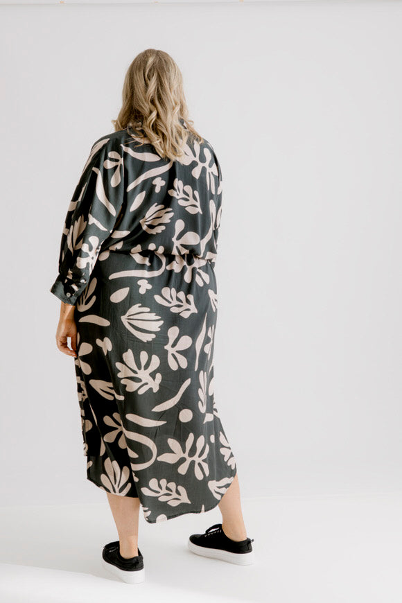 Arenes Motif Shirt Dress - Black Motif Print